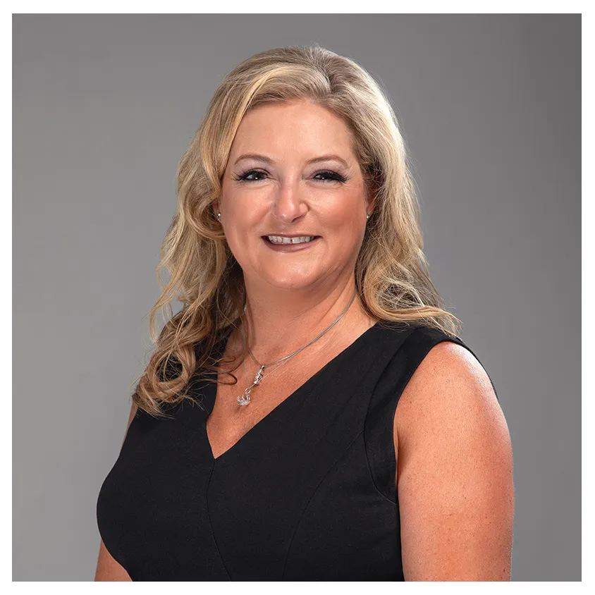 Sara M. Schmook, abogada principal y propietaria de The Schmook Law Firm