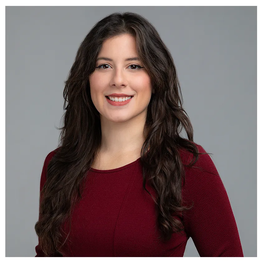 Antonella Tarcetti, directora de operaciones de The Schmook Law Firm
