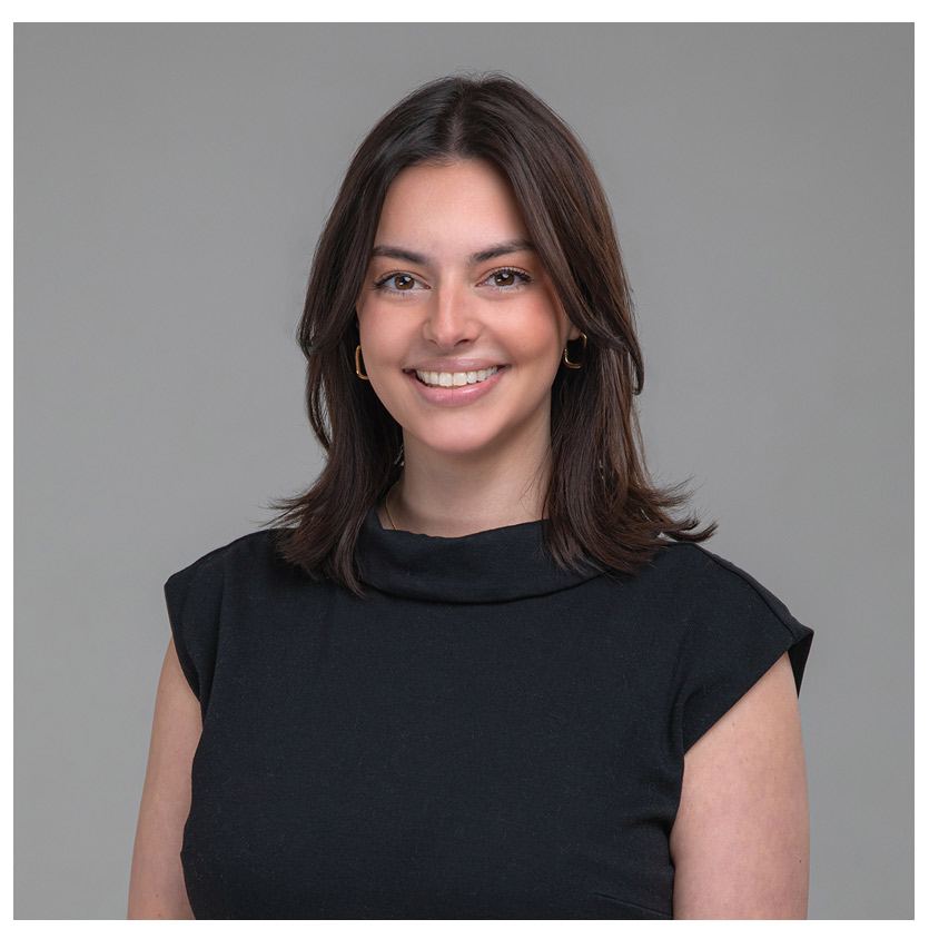 Madison Plumhoff, abogada asociada de The Schmook Law Firm