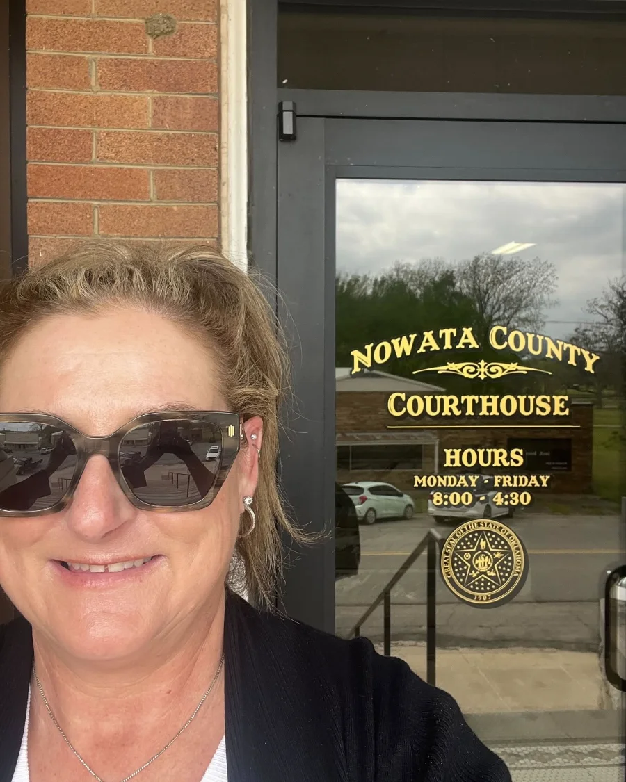 Cliente de The Schmook Law Firm: Adopción de un niño de 4 años finalizada en el condado de Nowata