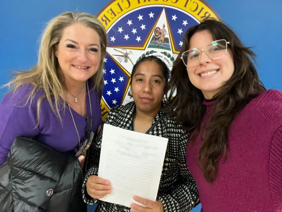 Cliente de The Schmook Law Firm: Esta mamá ahora tiene la custodia completa de su hija