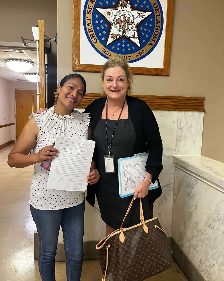 Cliente de The Schmook Law Firm: Custodia completa de sus hijos en el condado de Muskogee como parte de su caso SIJ